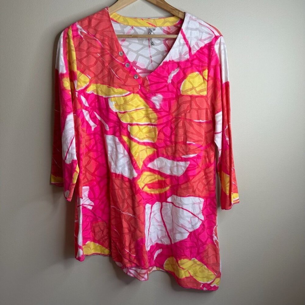 Lulu B Tunic Top‎ Womens Sz M Pink Abstract Asymmetrical Hem V neck 3/4 Sleeve